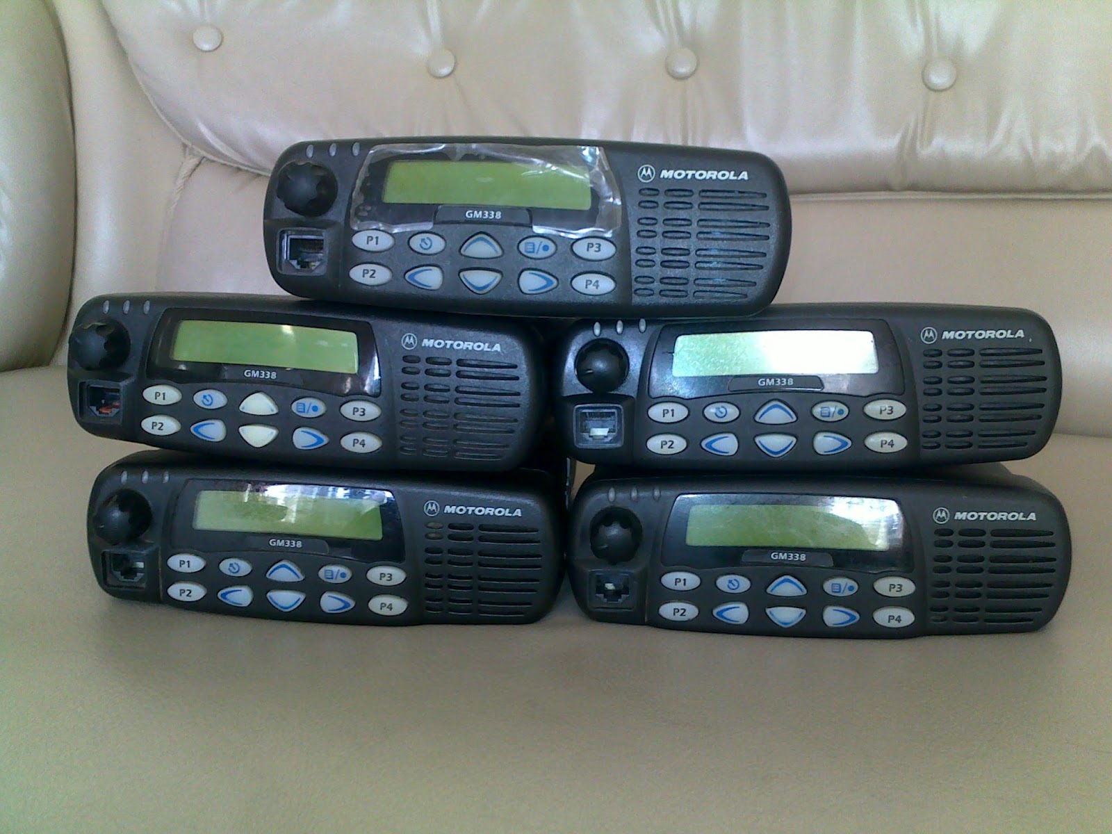 RIZKYKOM (RIZKY KOMUNIKASI): MOTOROLA GM338 VHF 25 & 45WATT TERJUAL