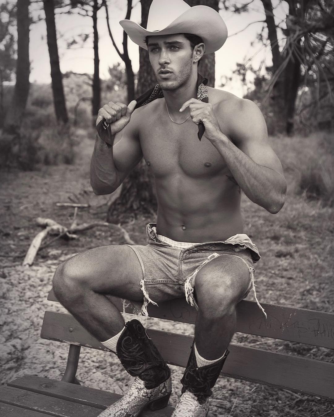 36940215_1856285874486778_50249585305415