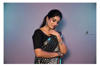 TV Actress Anshu Reddy Beautiful Saree Stills