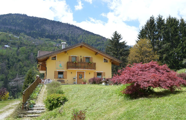 dormire in baita trentino natura spensierata