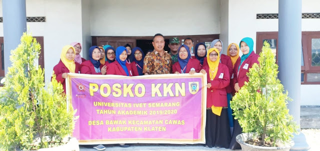 Babinsa Cawas Bersama Kades dan Perangkat Terima KKN Universitas Ivet Semarang