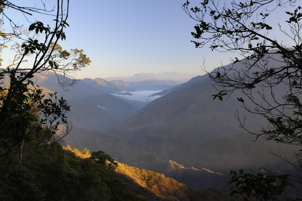 前往卡社山途中景色可見武界