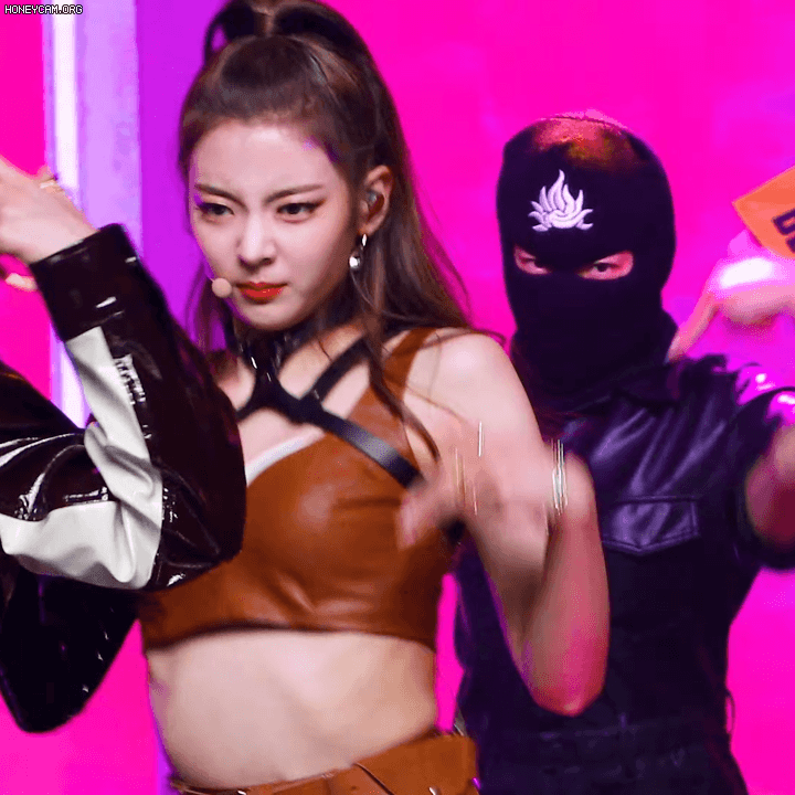 ITZY 유나, 리아 210506 엠카 - 꾸르