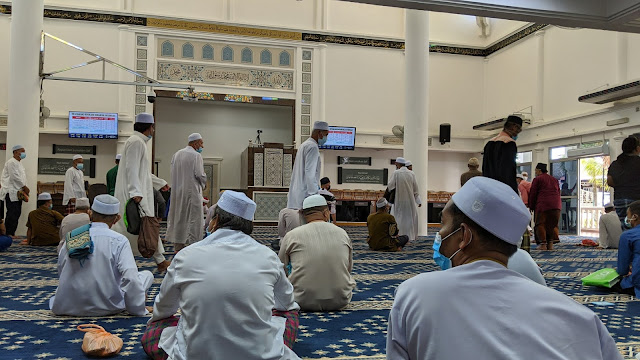 solat jumaat di masjid temerloh jaya dalam tempoh pkpp