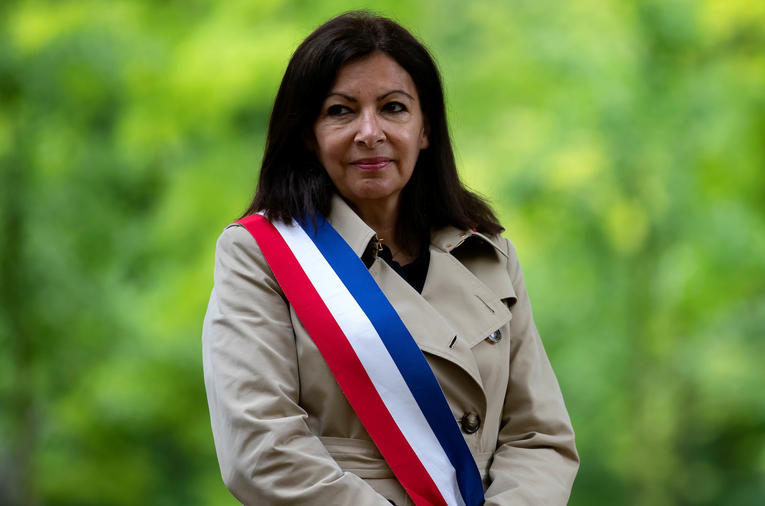 Anne Hidalgo s’entoure d’une équipe “ Extra-large ” de 37 adjoints pour son nouveau mandat à Paris