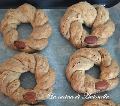 LA CUCINA DI ANTONELLA: Taralli napoletani con strutto e pepe