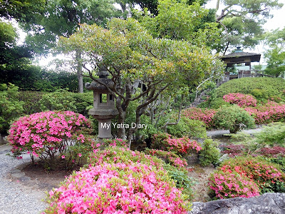 Pond garden at the Yoshikien garden in Nara, Japan