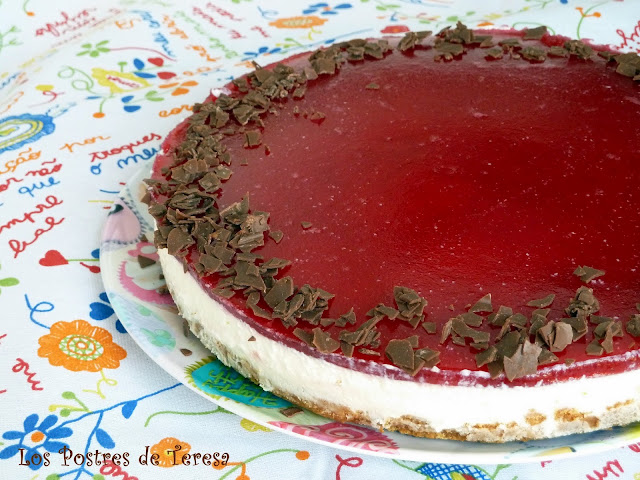  <strong>Tarta</strong> de Queso, <strong>Chocolate</strong> Blanco y <strong>Gelatina</strong> de <strong>Fresa</strong> 