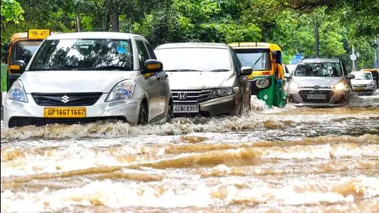 मानसूनी बारिश में 680 लोगों की मौत; बाढ़ प्रभावित असम और बिहार में हजारों विस्थापित