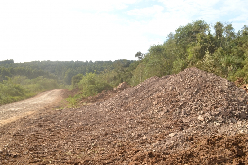 Obra de asfaltamento da RS 448, até a divisa com Antônio Prado pode