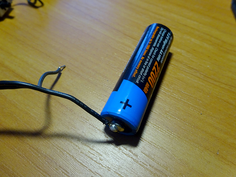 блок питания на 3 вольта вместо батареек для газовой колонки. адаптер на 3 вольта вместо батареек. газовая колонка бош на батарейках. вместо батареек. аккумулятор вместо 3 батареек ааа.