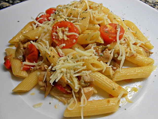 Pasta Con Pollo Y Albahaca
