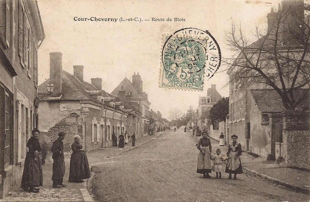Route de Blois à Cour-Cheverny