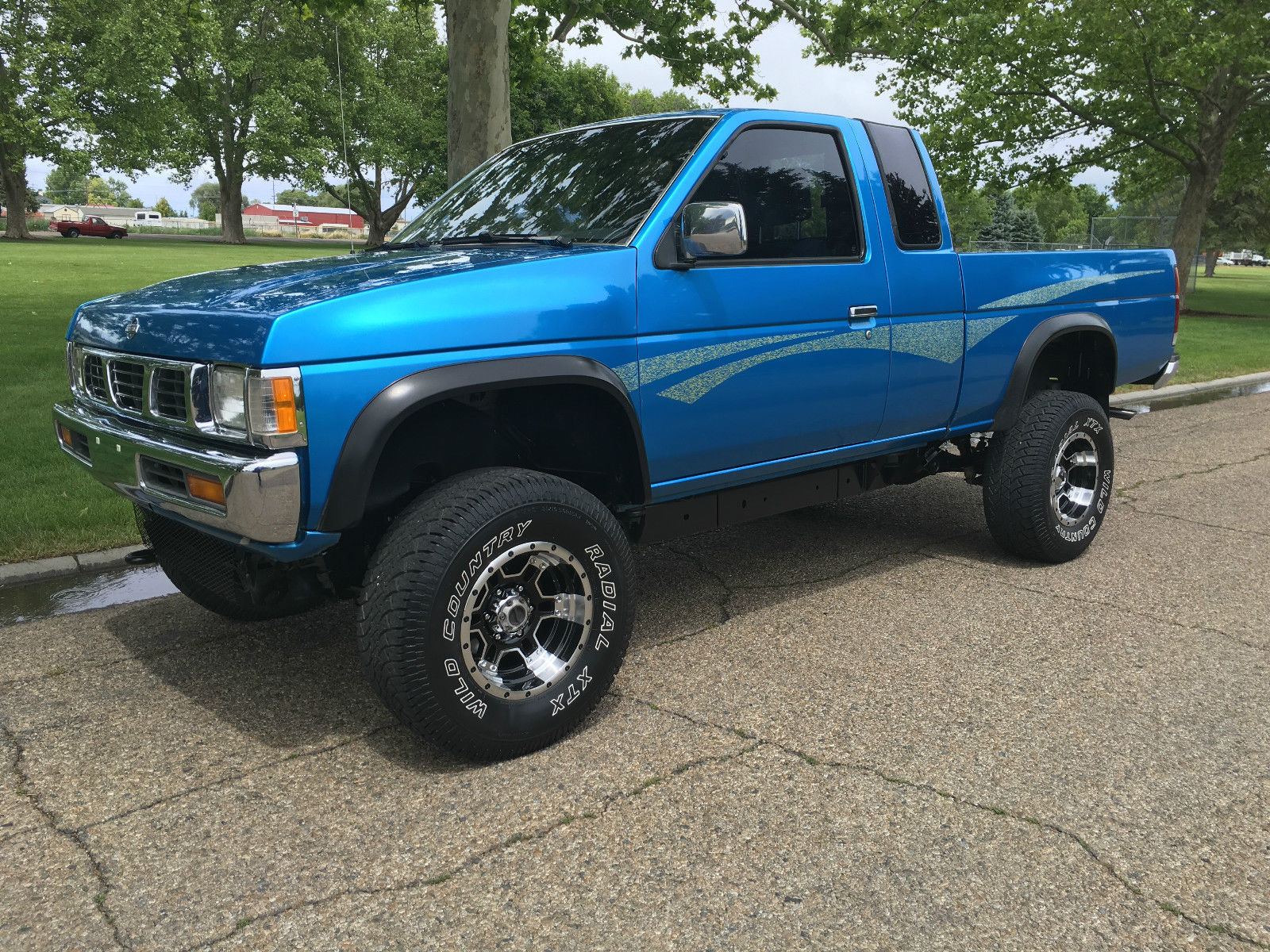 1996 Nissan D21 Hardbody 4X4 Pickup.