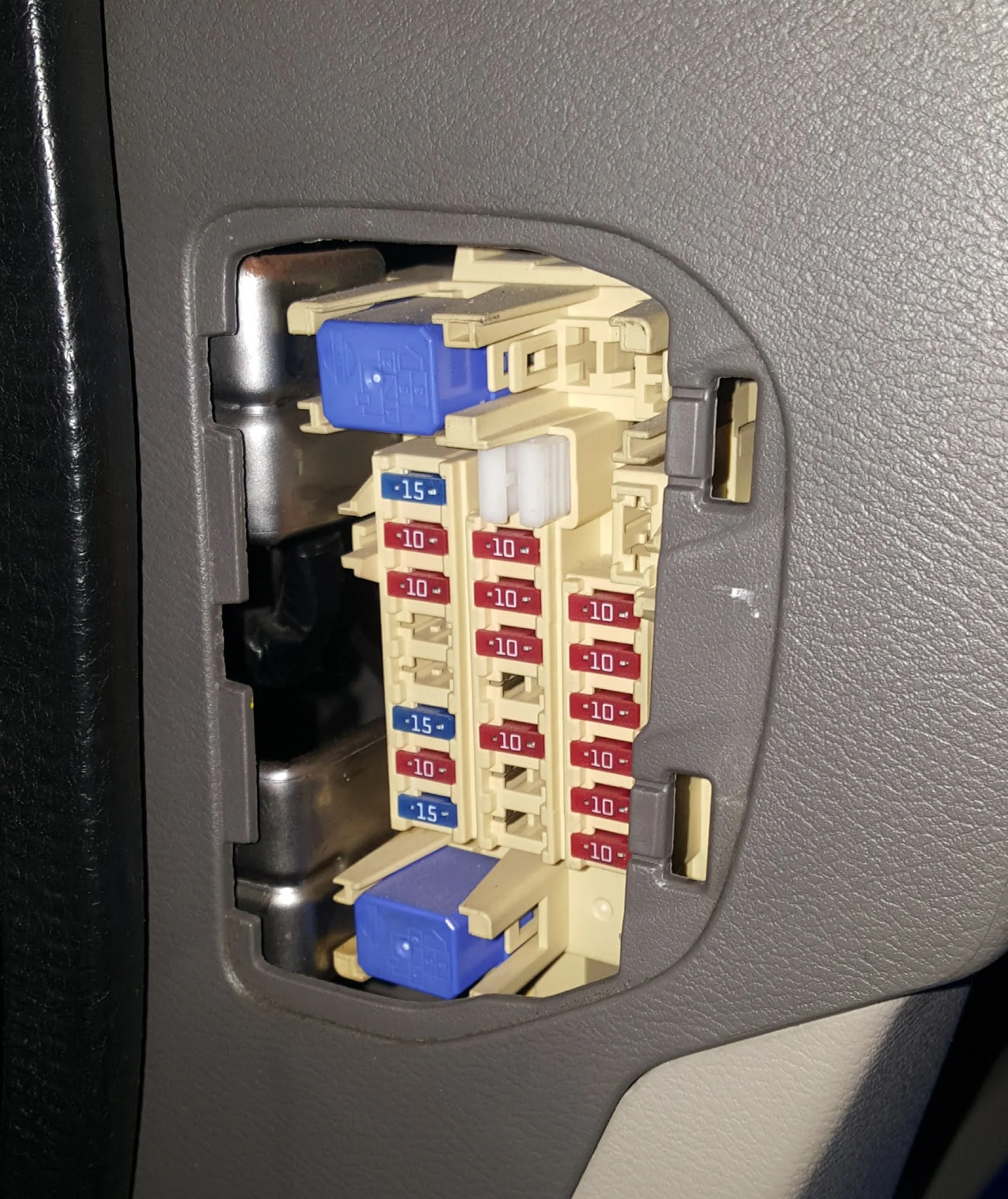 Sekring datsun go lengkap