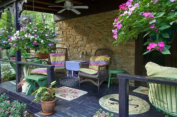 A few fresh ideas for the design of a porch