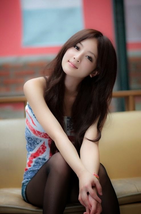 Li Ying Zhi Chinese Model from Qingdao 