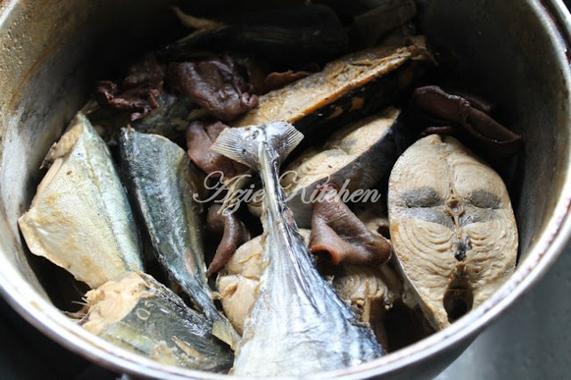 Gulai Kuning Nasi Berlauk Kelantan