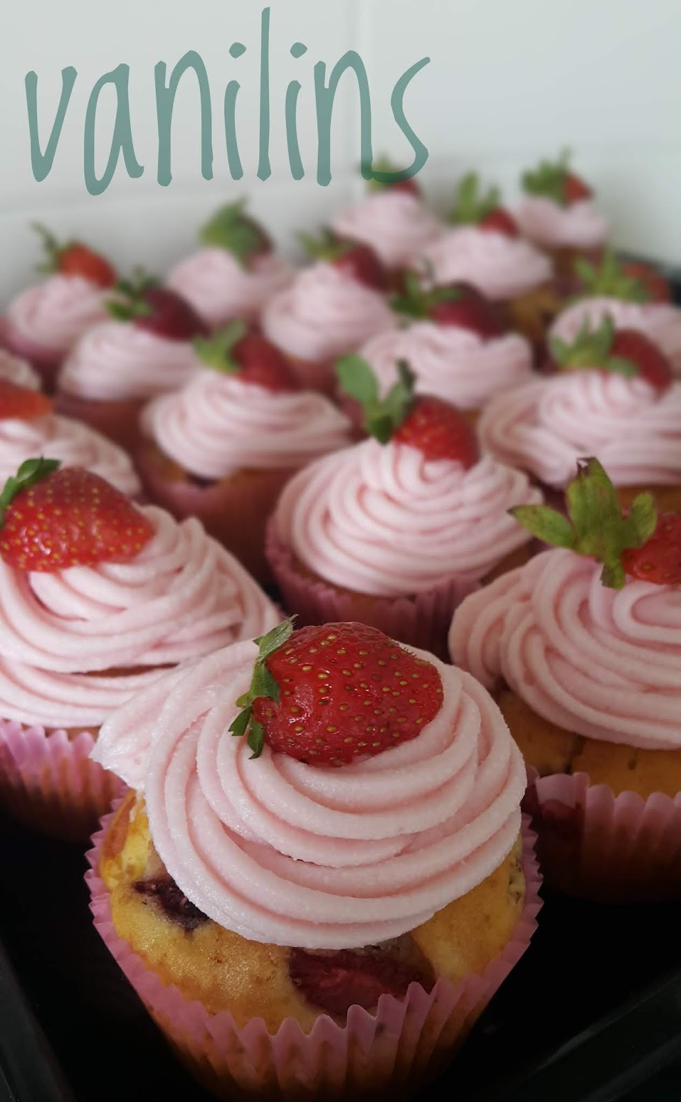 Peynir ve sosisli çörekler. Dakika içinde lezzetli ve doyurucu cupcake Peynir ve sosisli çörekler. Dakika içinde lezzetli ve doyurucu cupcake