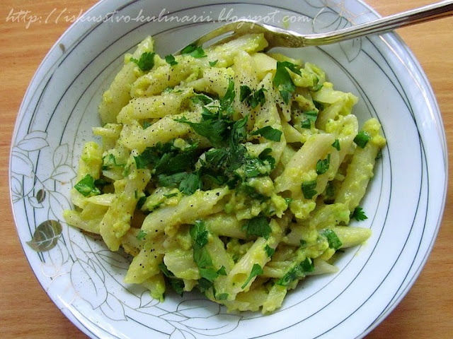 Паста с соусом из авокадо