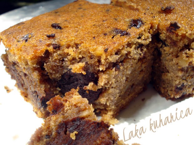 Merano squares by Laka kuharica: strong coffee, chocolate and a touch of cinnamon make this cake especially flavorful.