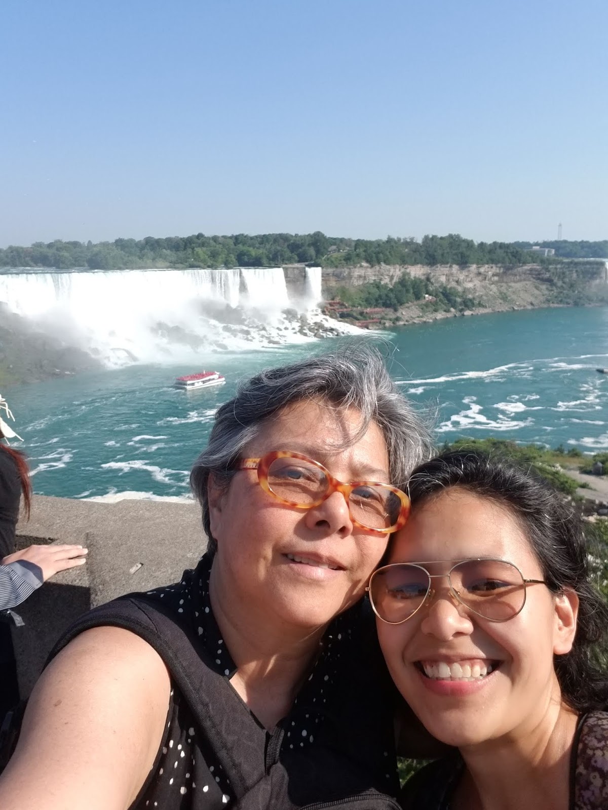 wonder wander women majestic Niagara Falls