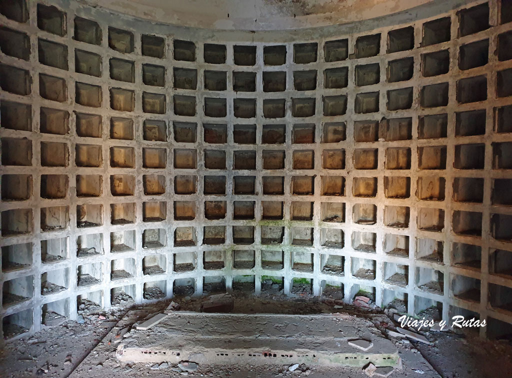 Interior del Monumento a los Italianos, Burgos