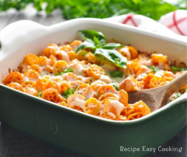 Dump And Bake Wangon Wheel Pasta Casserole