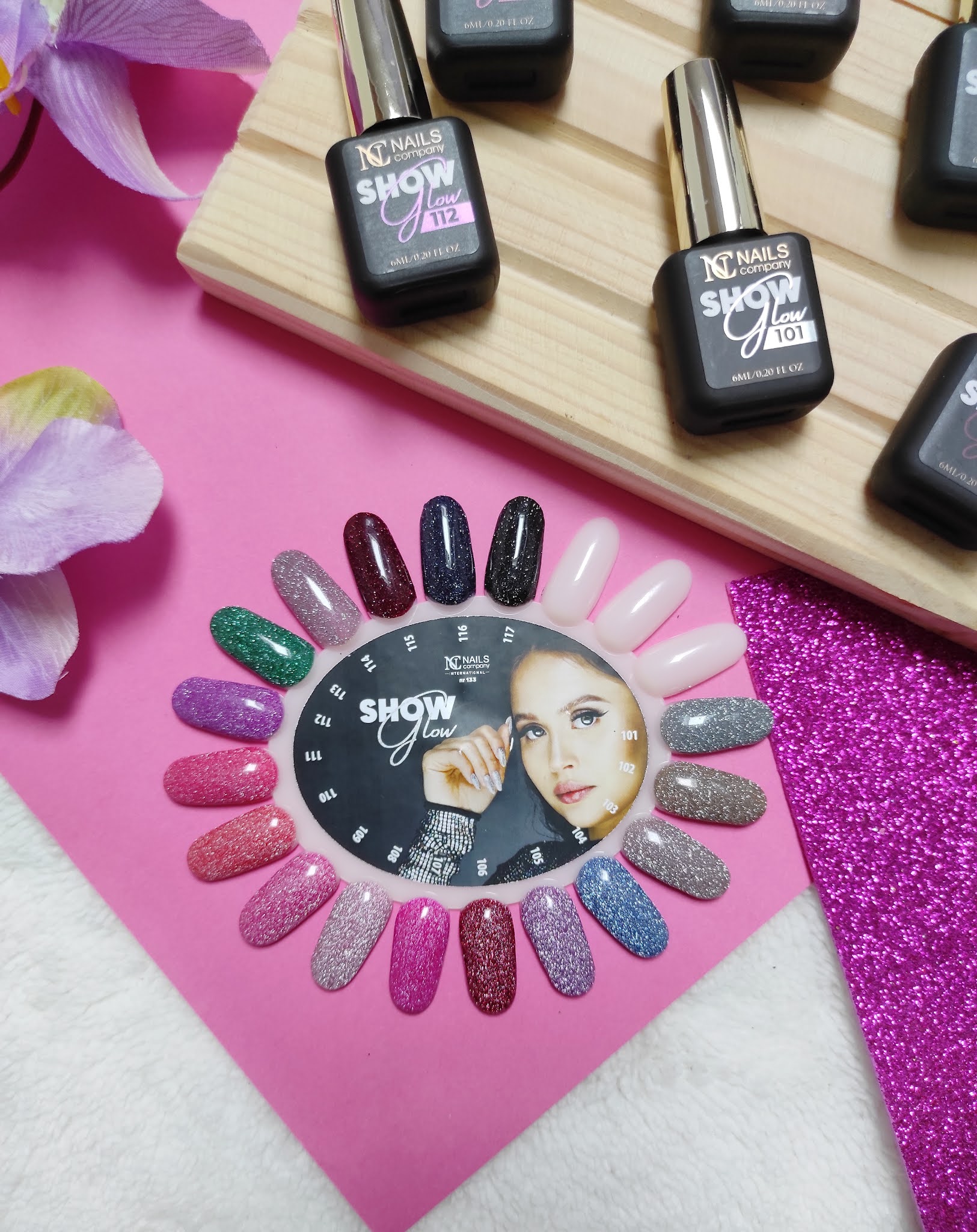 Show Glow NC Nails Company elegancka i błyszcząca kolekcja lakierów