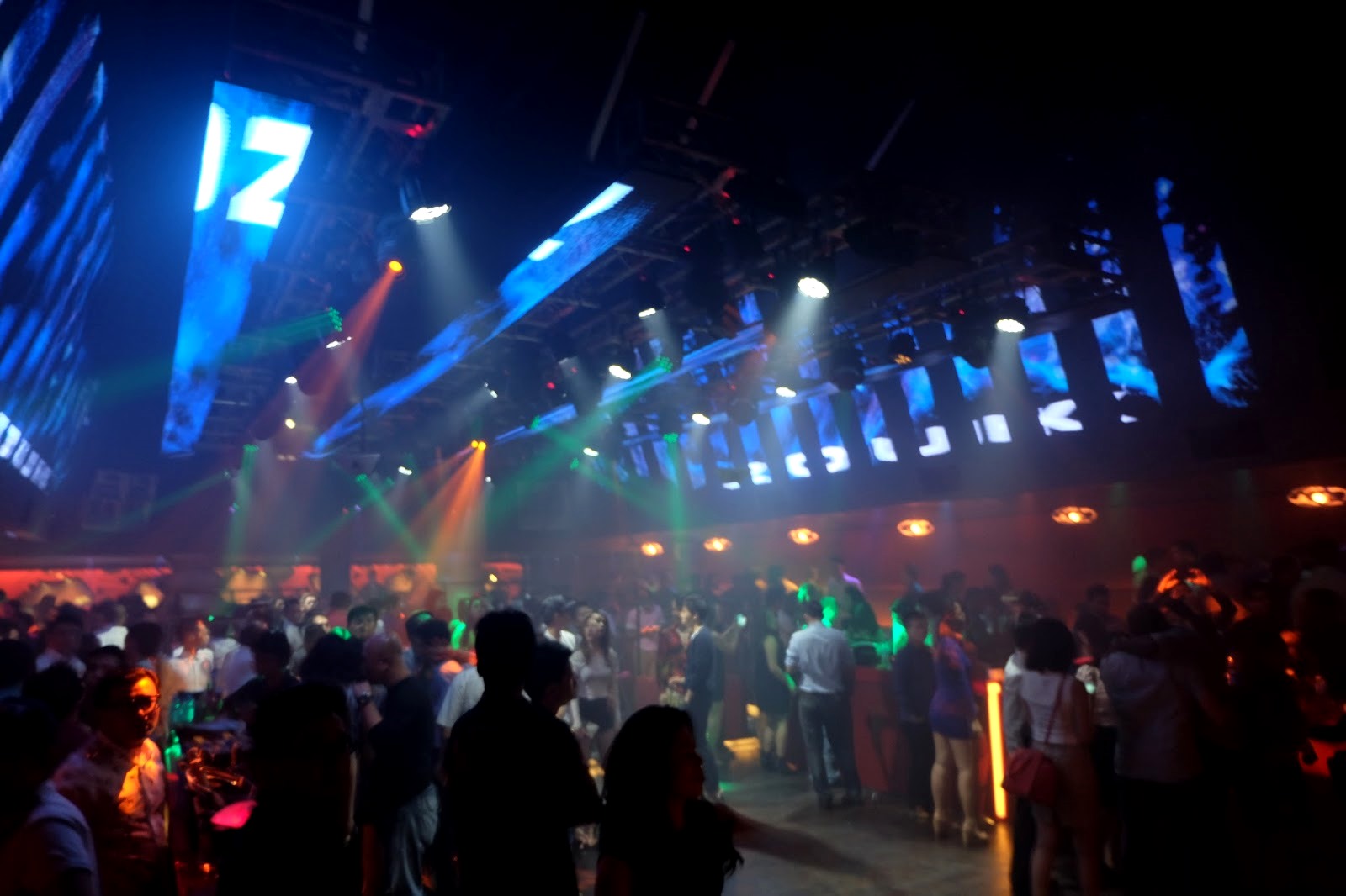 JE TunNel New ZOUK CLUB KL TREC is now the Number 1 Clubbing