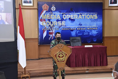 Kerjasama Dengan Kedubes Inggris, Puspen TNI Gelar Media Operations Course