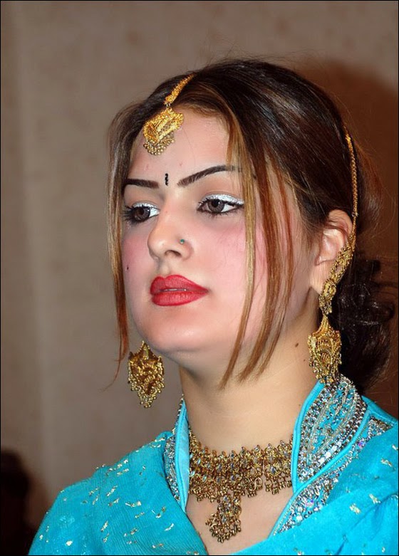 Girly Things Singer Ghazala Javed 