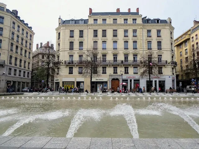 Things to do in Lyon France in 3 days: Sit by a fountain on Presqu'île