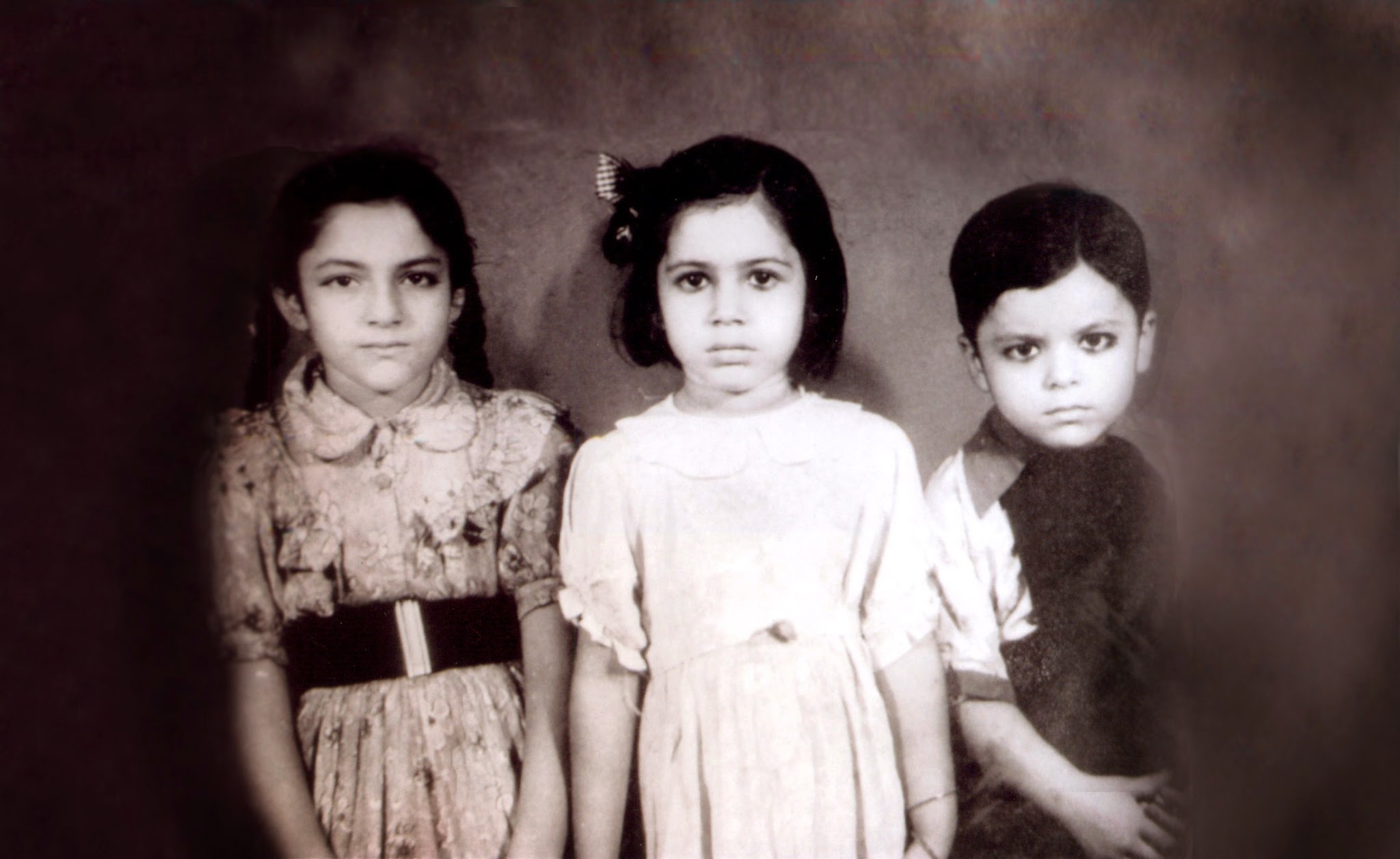 Arun Jaitley (Right) Childhood Photo with Sisters | Indian Politician Arun Jaitley (BJP) Rare Photos | Real-Life Photos