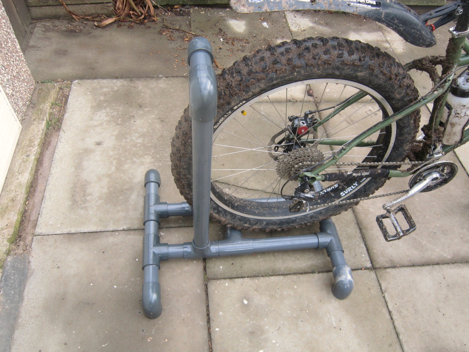 coastrider DIY Fatbike PVC pipe washstand...