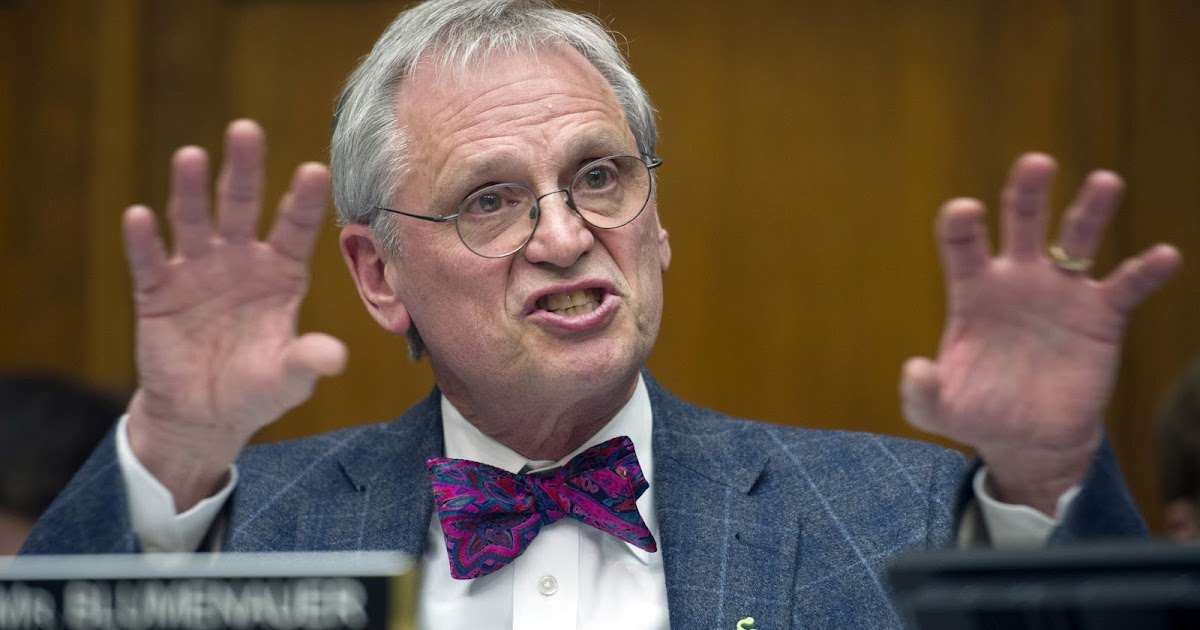 Earl Blumenauer from Oregon become the first person boycott Donald Trumph - Not In TV Channel