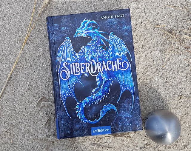 "Silberdrache": Eine fesselnde Drachenfantasy-Saga und ein Silberstreif Hoffnung. Das silberne Ei, aus dem ein Drache schlüpft, ist nicht ungefährlich.