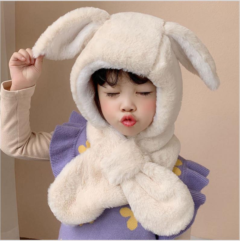 Mũ tai thỏ kèm khăn dễ thương, siêu ấm cho bé.
