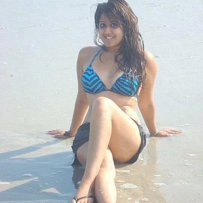 Super Hot Indian in Sea Beach - Indian Hot Ladies