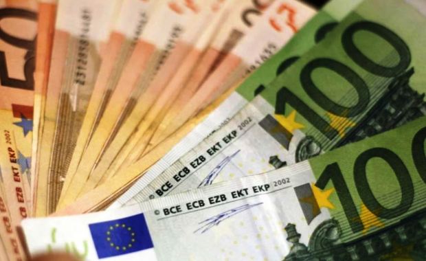 720 ευρώ επίδομα για όσους δεν εντάσσονται σε ταμείο ανεργίας του ΟΑΕΔ.