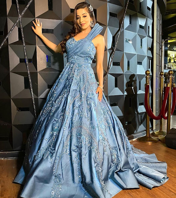Monalisa's glamorous looks in blue gown, pictures are going viral Funny Jokes Monalisa's glamorous looks in blue gown, pictures are going viral Funny Jokes