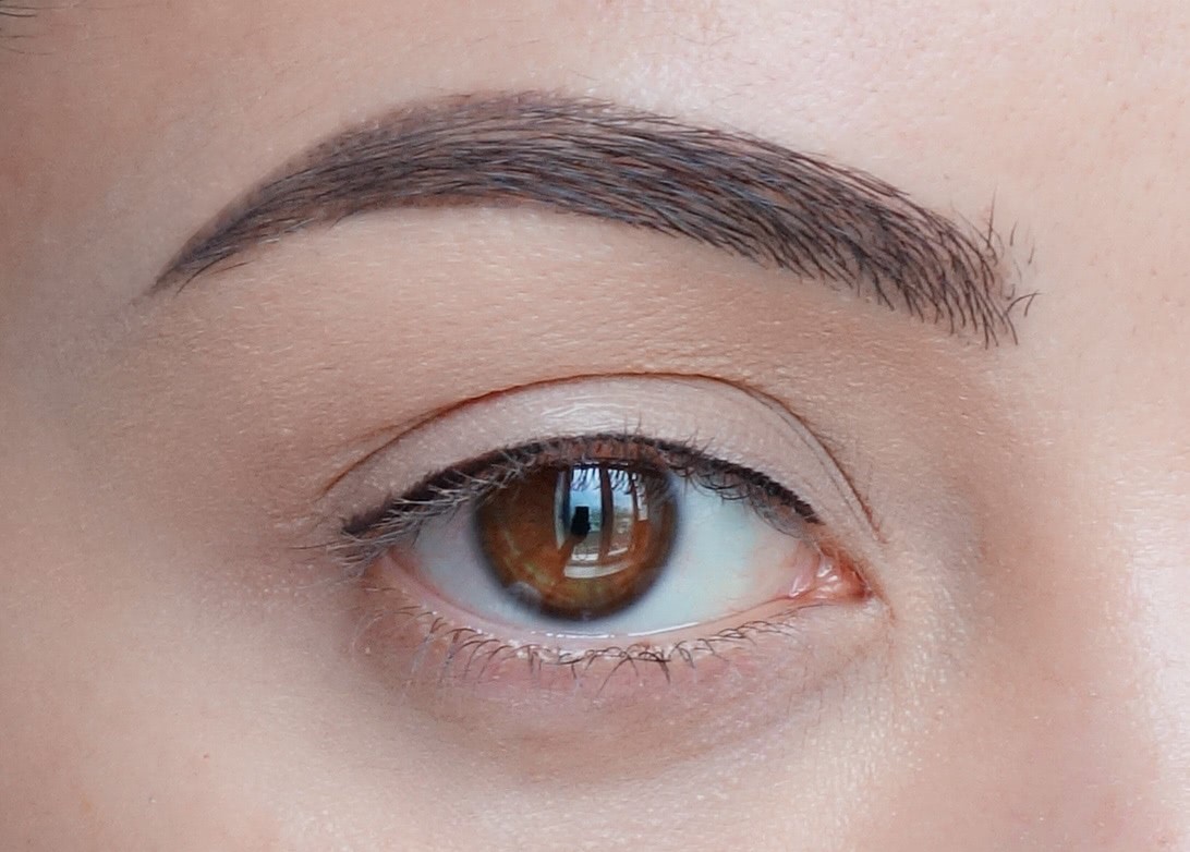 Как нарисовать внутреннюю стрелку в уголке глаза