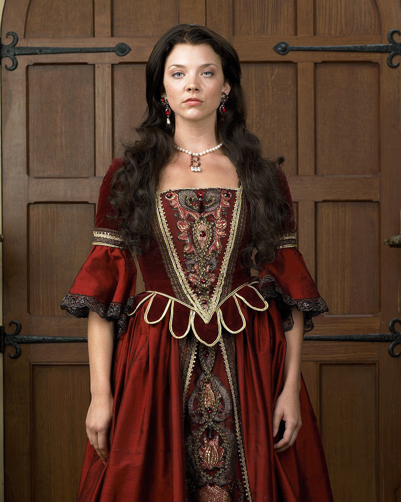 Aaah... i am doing MA ENGLISH: Natalie Dormer as Anne Boleyn - stunning ...