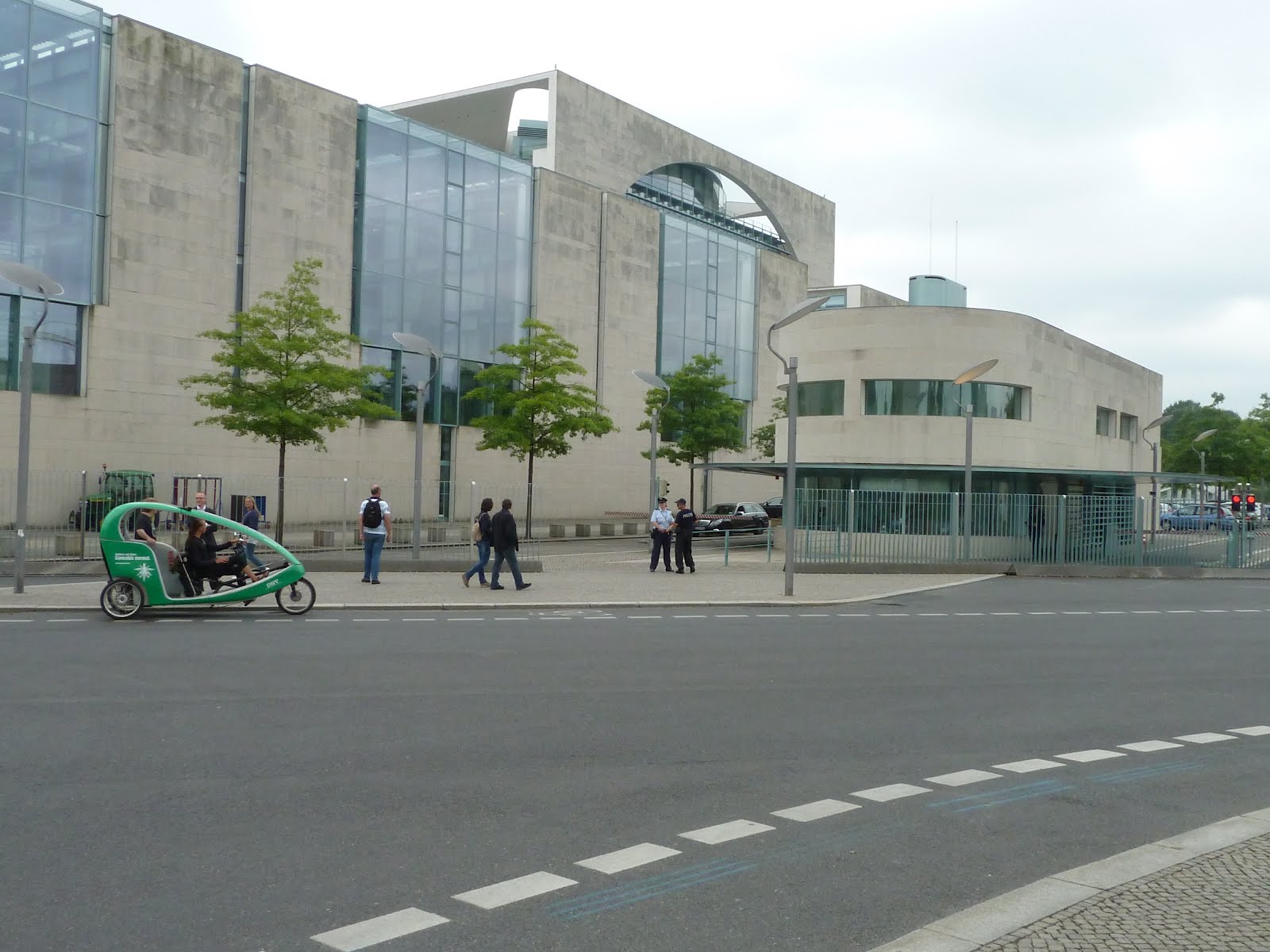 Wie funktioniert unsere Demokratie? Grundeinkommen im Kanzleramt