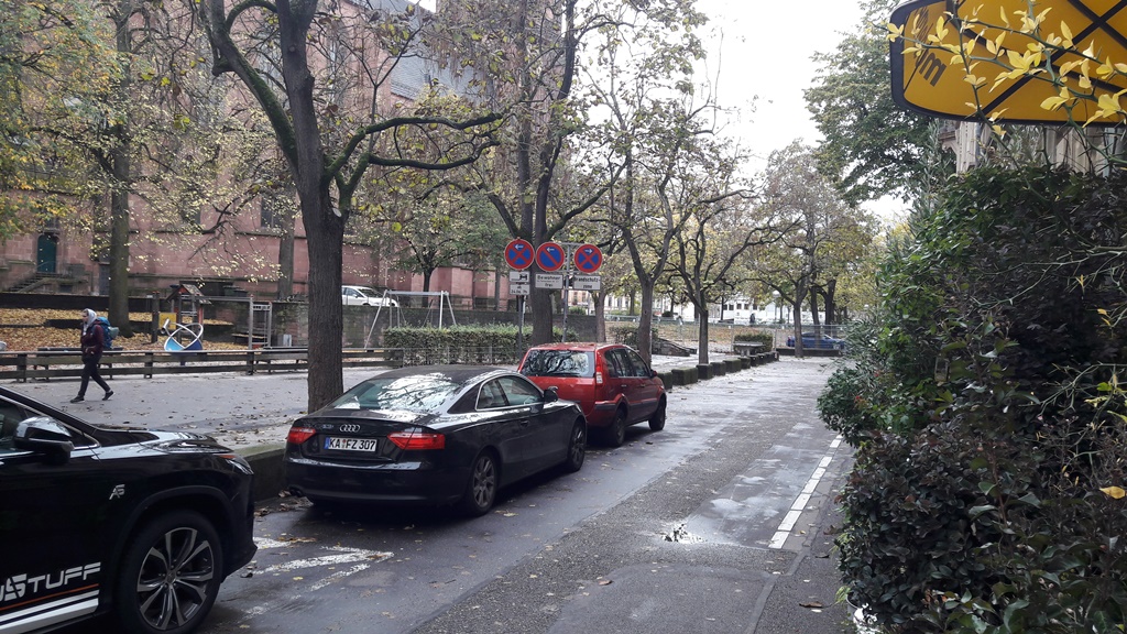 Fezbook 2x Streetart In Karlsruhe