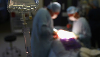 Médicos en Argentina le quitan la vesícula por “error” a una mujer de 80 años y muere