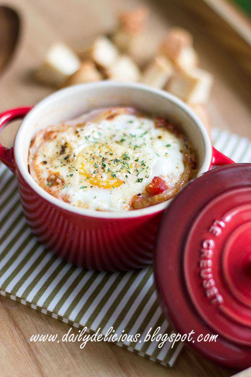 dailydelicious Breakfast Club Baked Egg in Tomato sauce and Bacon