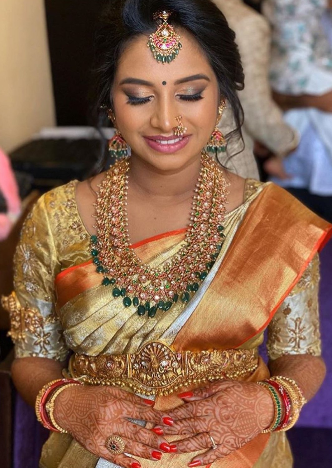 Bride in Double Layer Mango Haram - Jewellery Designs