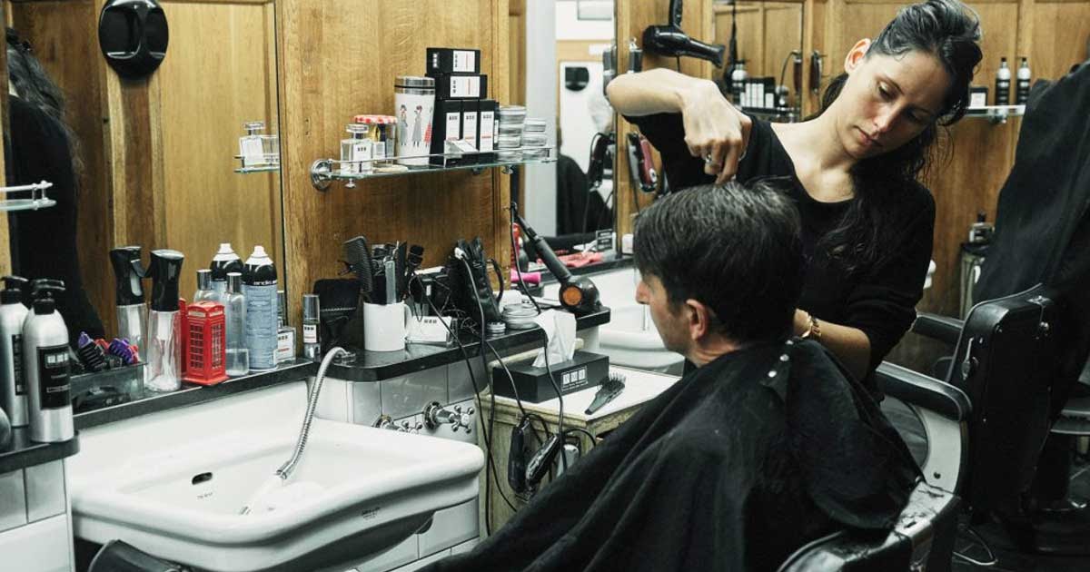How to Get the Best Haircuts from The Barbers Near You? - Articles Cloud