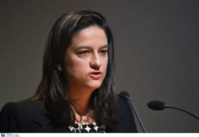 Πανελλήνιες χωρίς οριζόντια βάση εισαγωγής το 2021 – Τι είπε για τα σχολεία η Κεραμέως